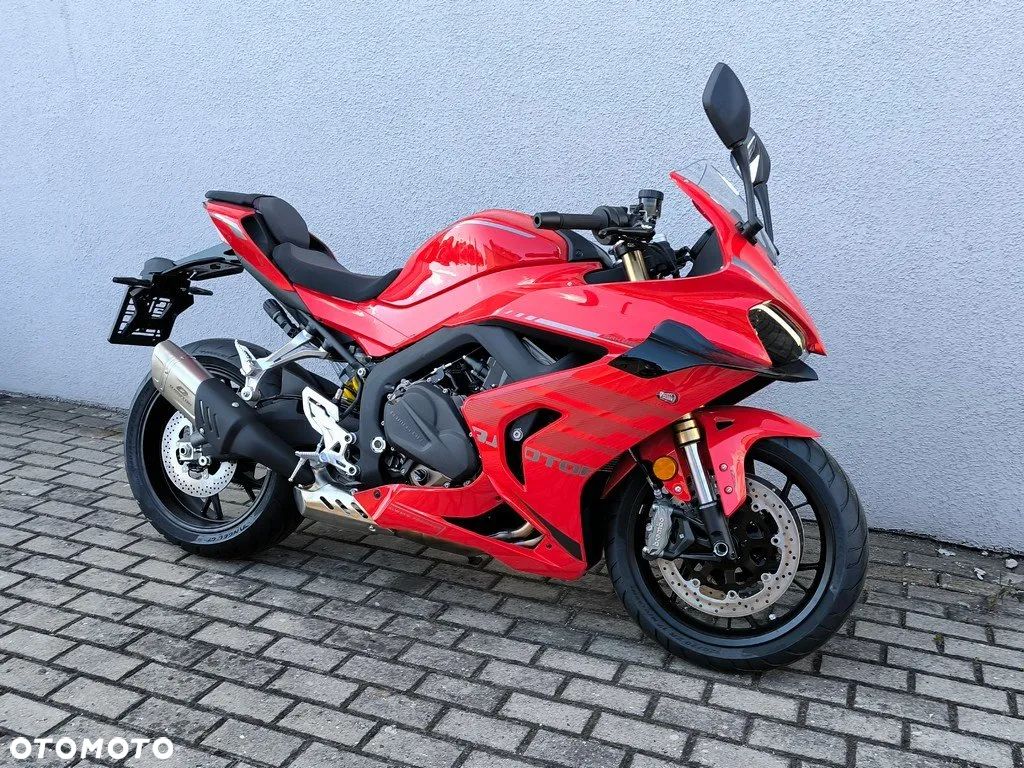 QJMOTOR SRK 800RR - 1
