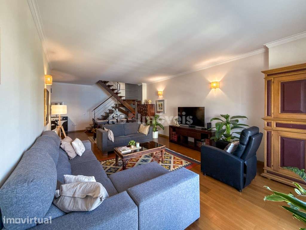 Apartamento T4 Duplex c/ Varandas, Arrecadação e Parqueamento - no ... - Grande imagem: 3/60