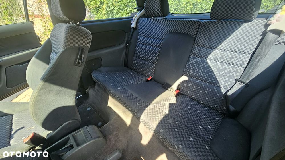 Audi A3 3-drzwiowe 1.8T Attraction - 4