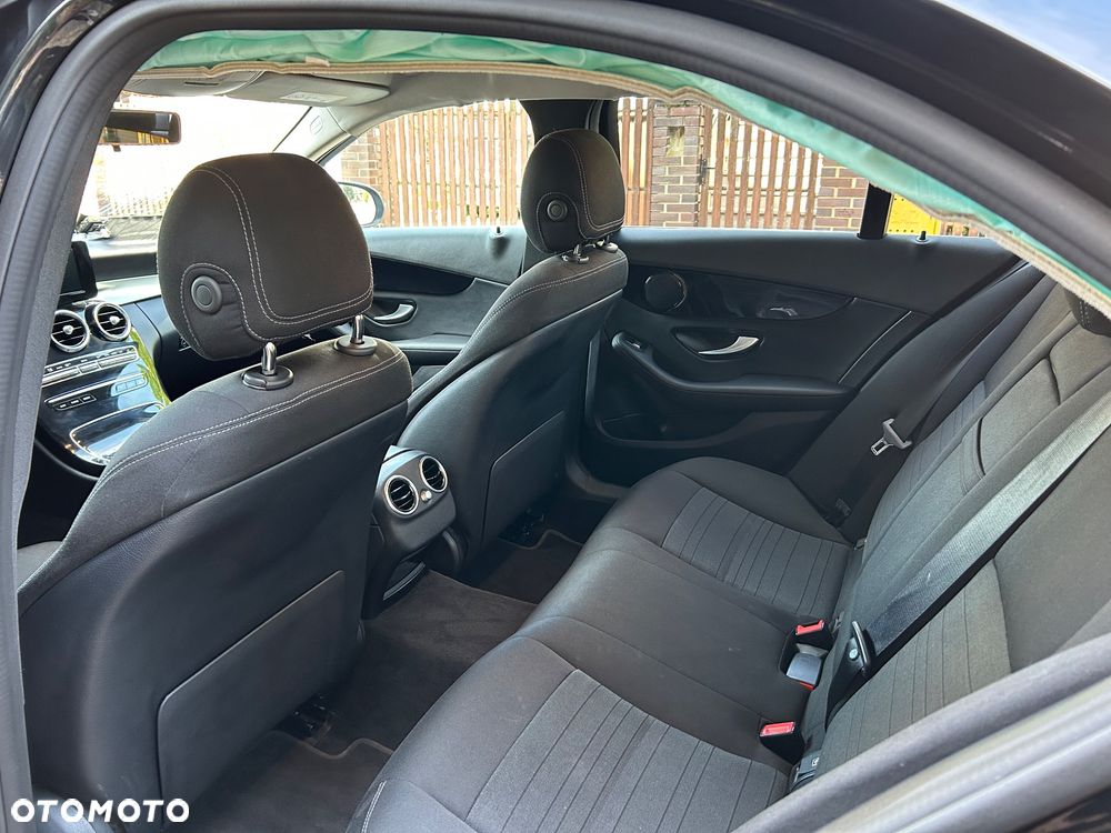 Mercedes-Benz Klasa C 220 d 9G-TRONIC - 32
