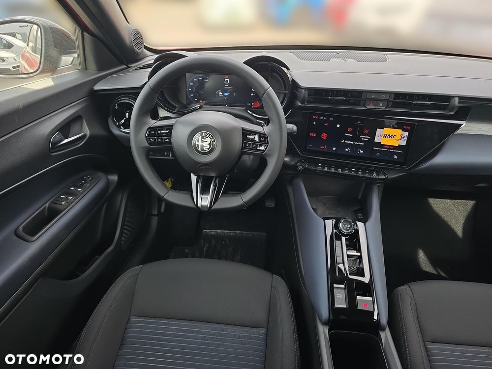 Alfa Romeo Junior 1.2 mHEV Ibrida eDCT - 13