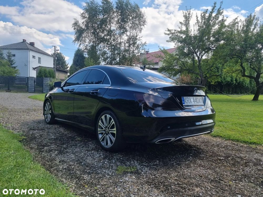 Mercedes-Benz CLA 250 7G-DCT Urban - 17