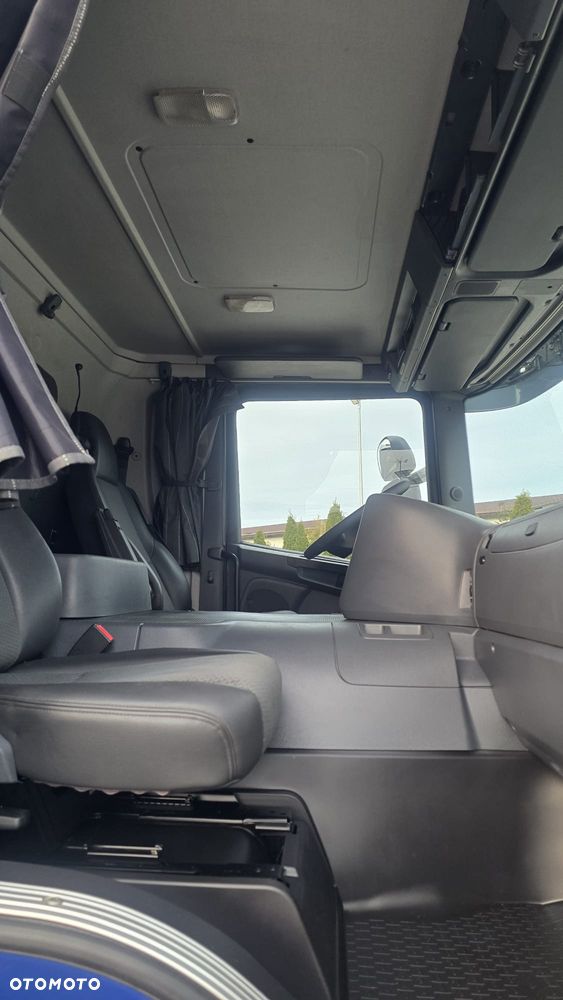 Scania P250 Euro 6 21 palet super stan niski przebieg rama do zabudowy kurierka laweta - 32