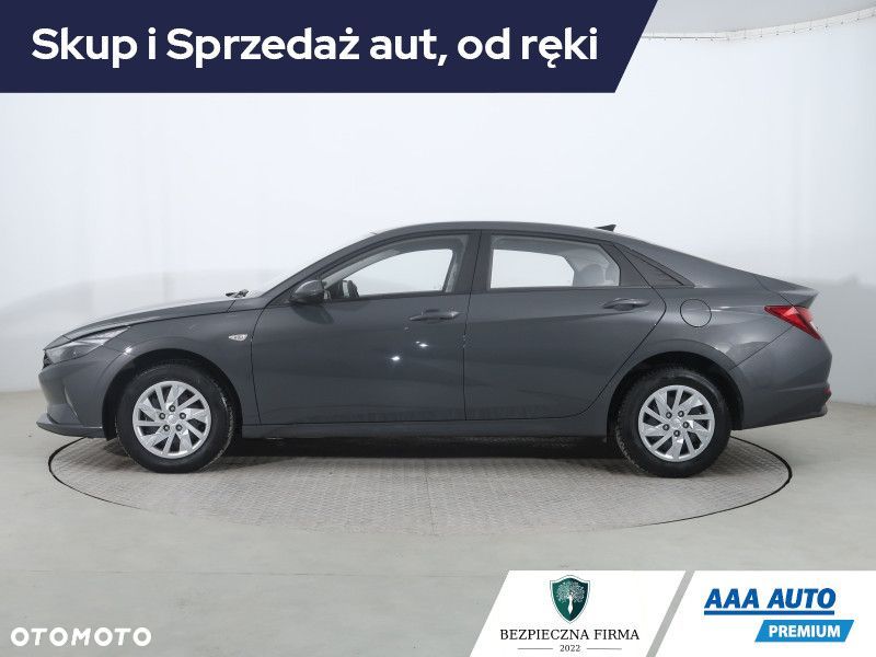 Hyundai Elantra - 3