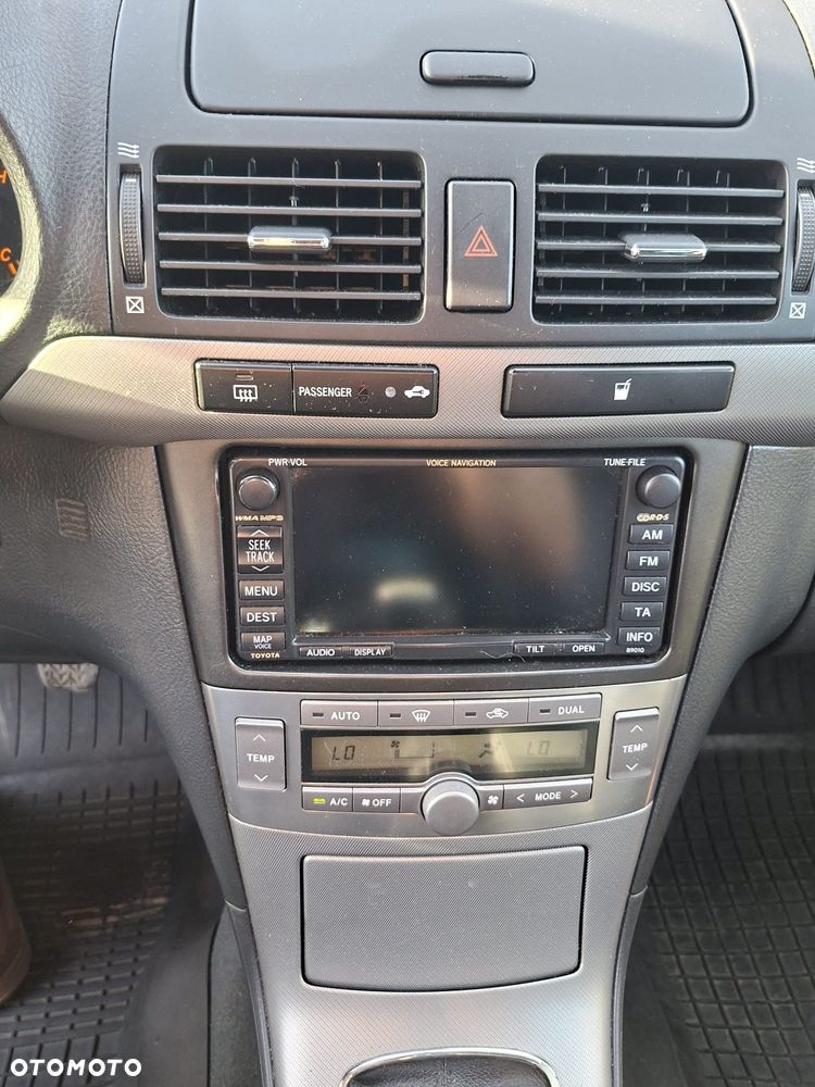 Toyota Avensis - 4