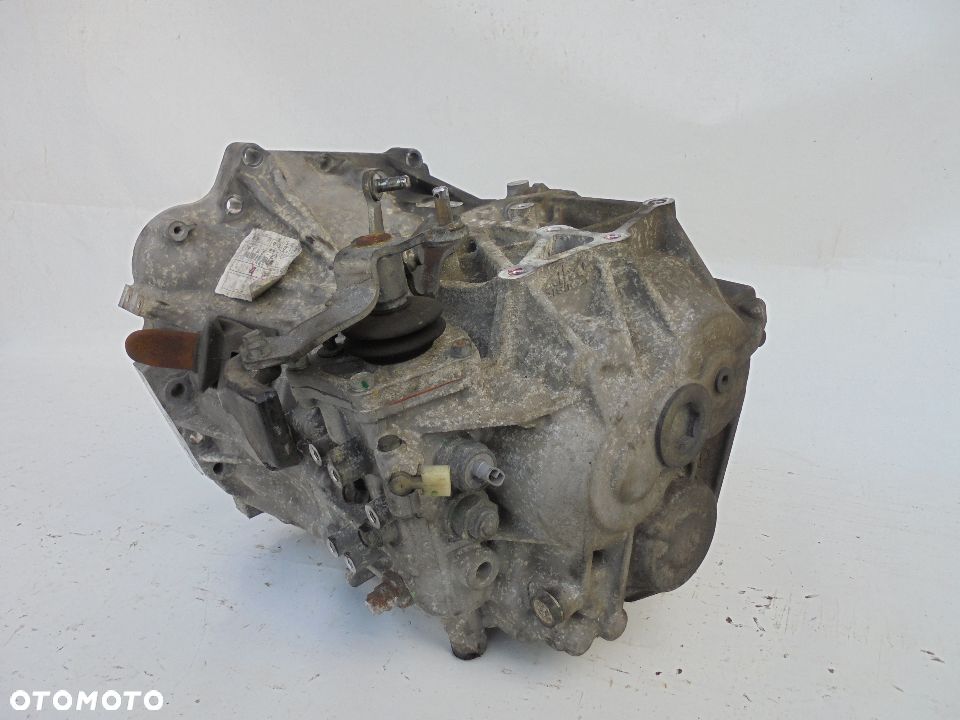 SKRZYNIA BIEGÓW MANUALNA 2.0D4D AURIS I F-VAT - 3