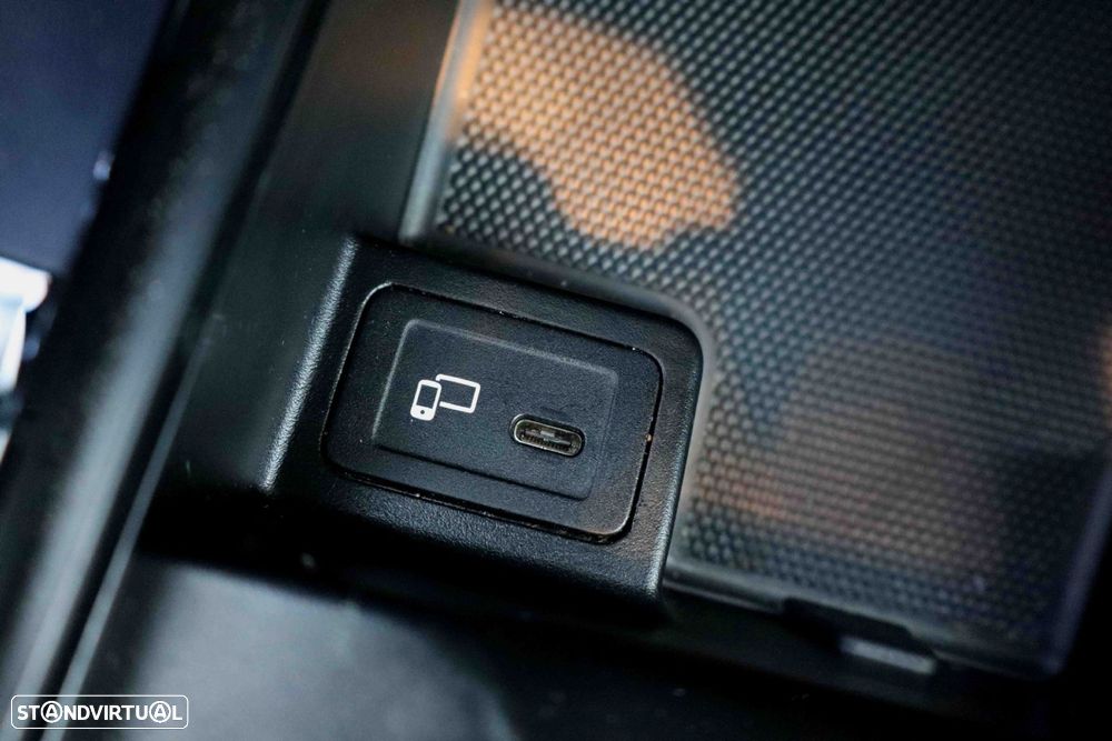 Mercedes-Benz CLA 250 e Shooting Brake AMG Line - 45