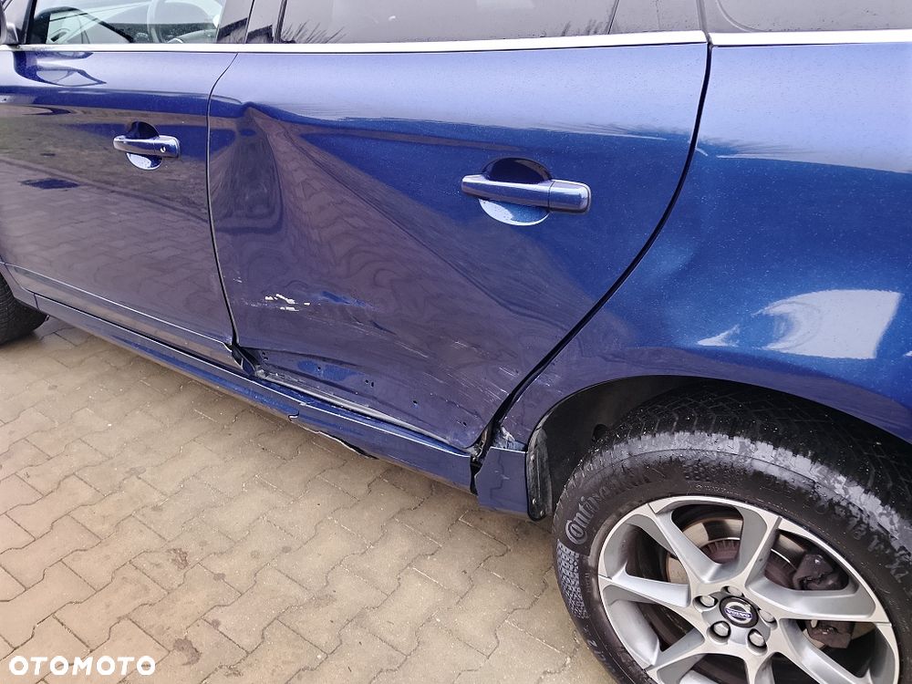 Volvo XC 60 D4 AWD Ocean Race - 10