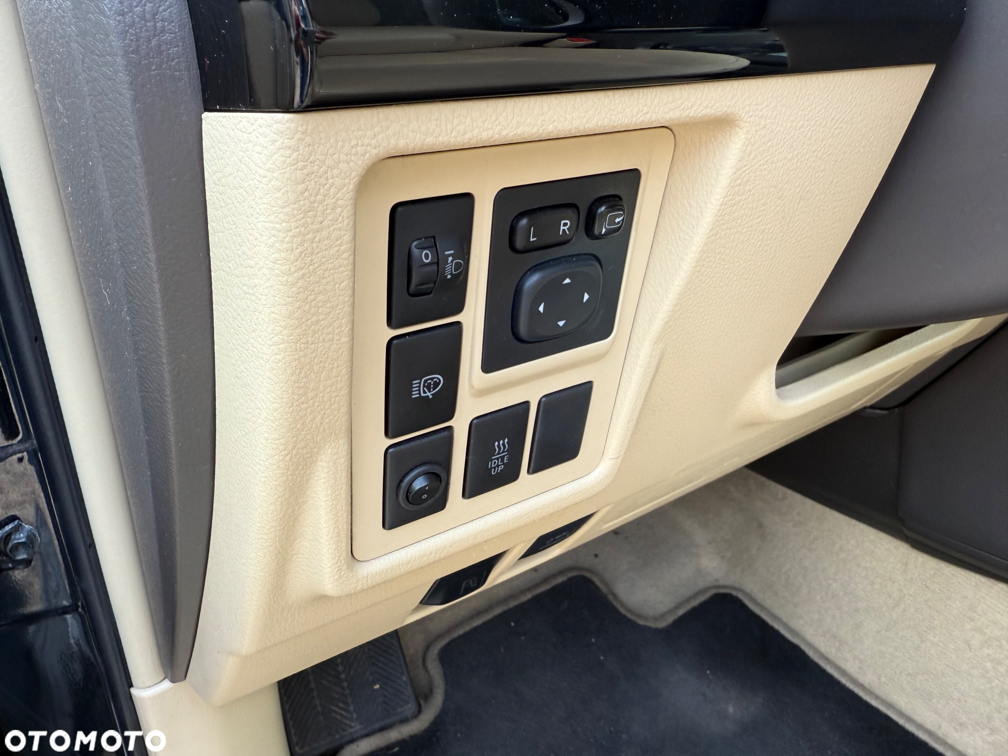 Toyota Land Cruiser - 25