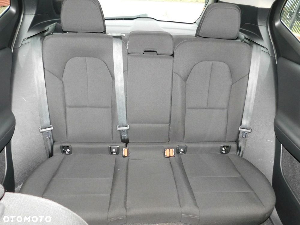 Volvo XC 40 D3 Momentum Pro - 10