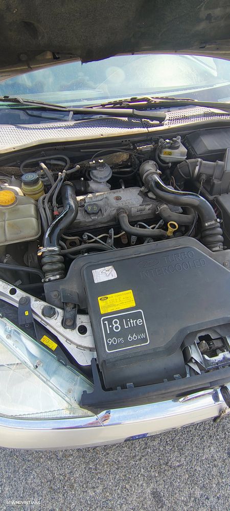 Ford Focus SW - 8
