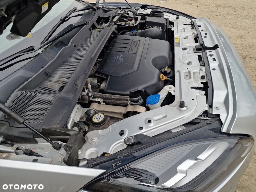 Jaguar E-Pace P200 AWD R-Dynamic S - 30