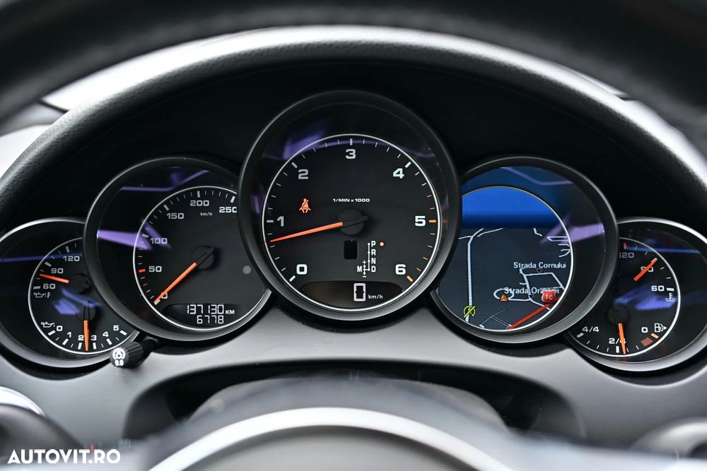 Porsche Cayenne 3.0 L - 28