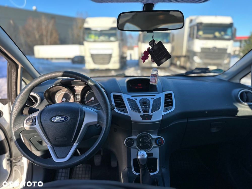 Ford Fiesta 1.25 Ambiente EU5 - 6
