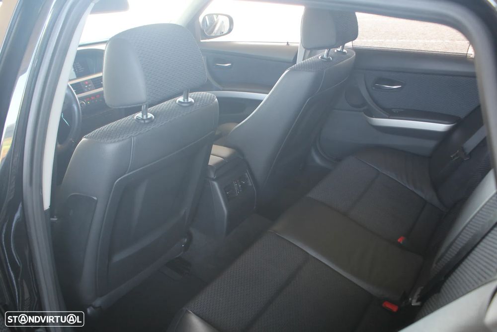 BMW 318 d Line Sport - 46