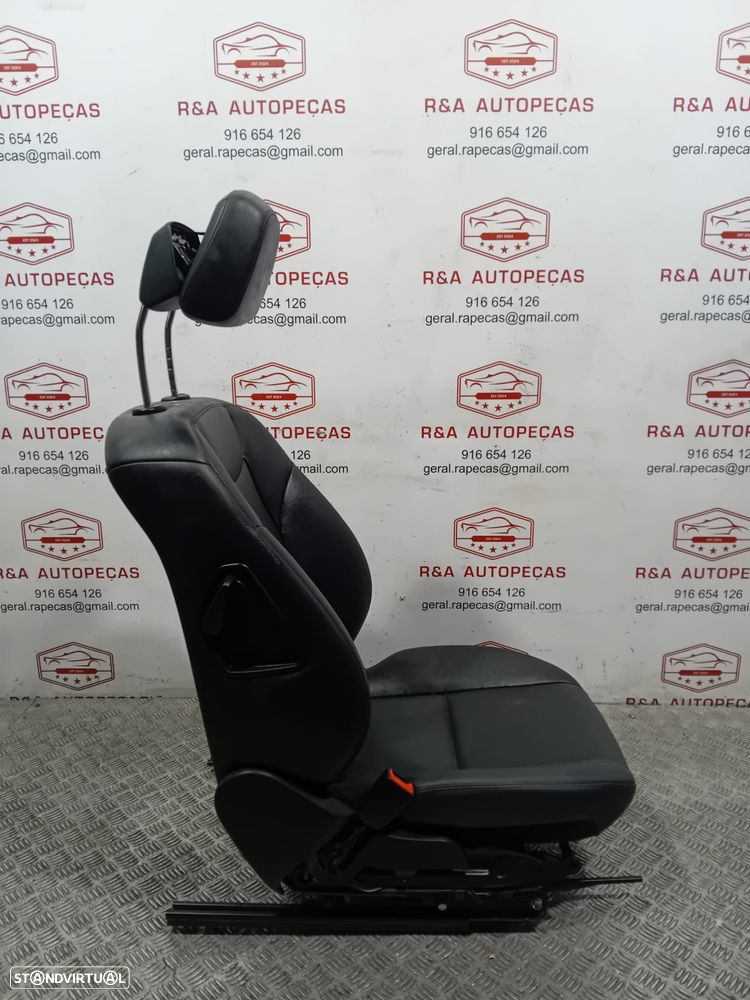 Bancos Frente Frontal Mercedes Class C W204 Imaculados em Pele Original - 7