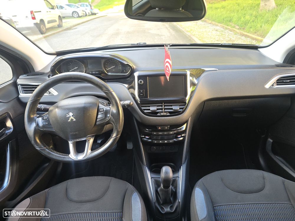 Peugeot 208 1.4 VTi Allure - 12