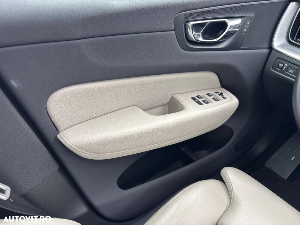 Volvo XC 60 T8 Twin Engine AWD Inscription - 17
