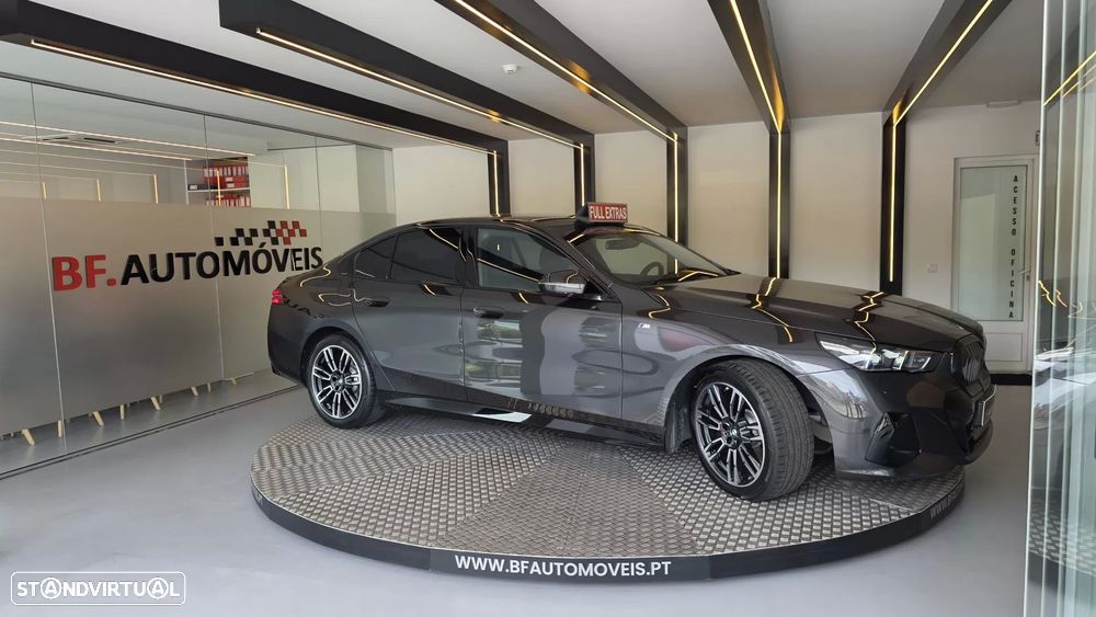 BMW 520 d Pack Desportivo M - 10