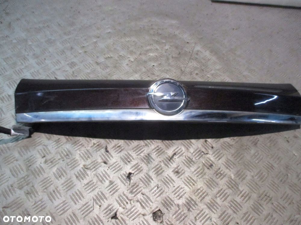 BLENDA KLAPY BAGAŻNIKA CHROM OPEL MOKKA A 12- GYO - 1