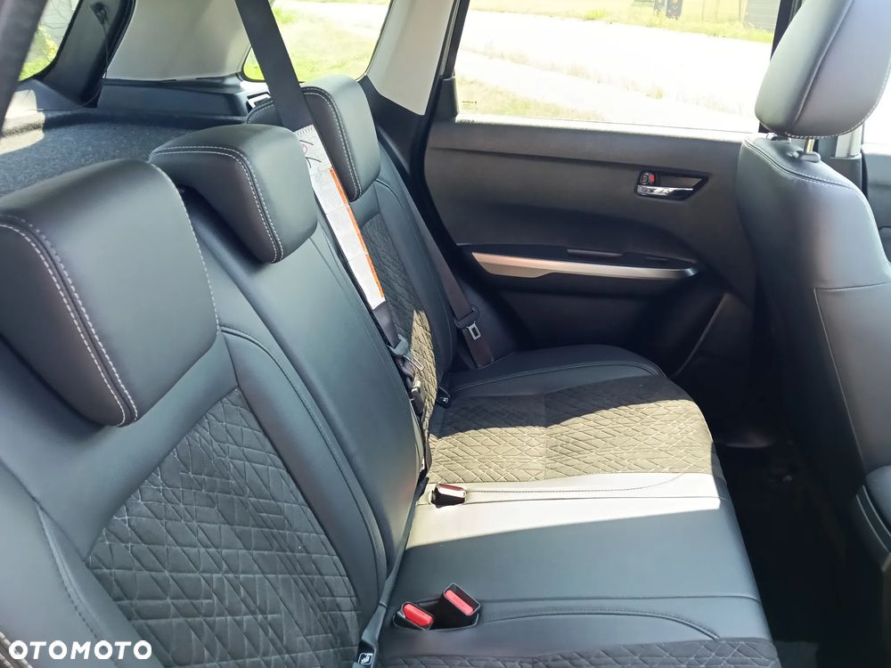 Suzuki Vitara 1.5 Dualjet Hybrid AGS Comfort+ "SHINKAI" - 17