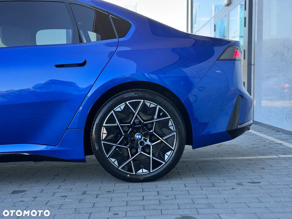 BMW i3 50 xDrive 113.4kWh - 17
