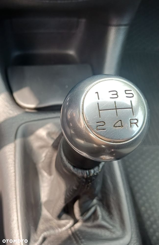 Peugeot 206 75 JBL - 15