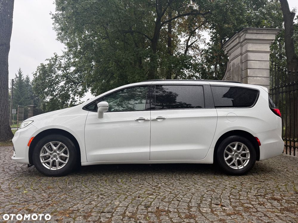 Chrysler Pacifica - 2
