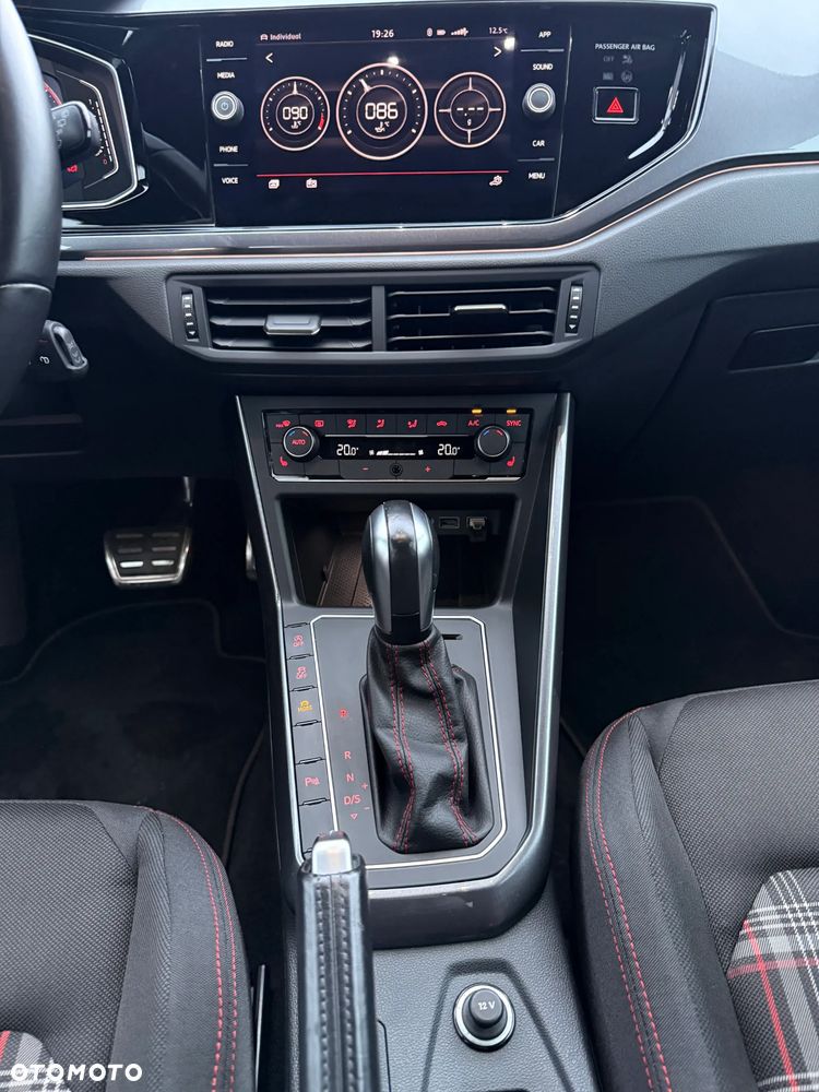 Volkswagen Polo - 11
