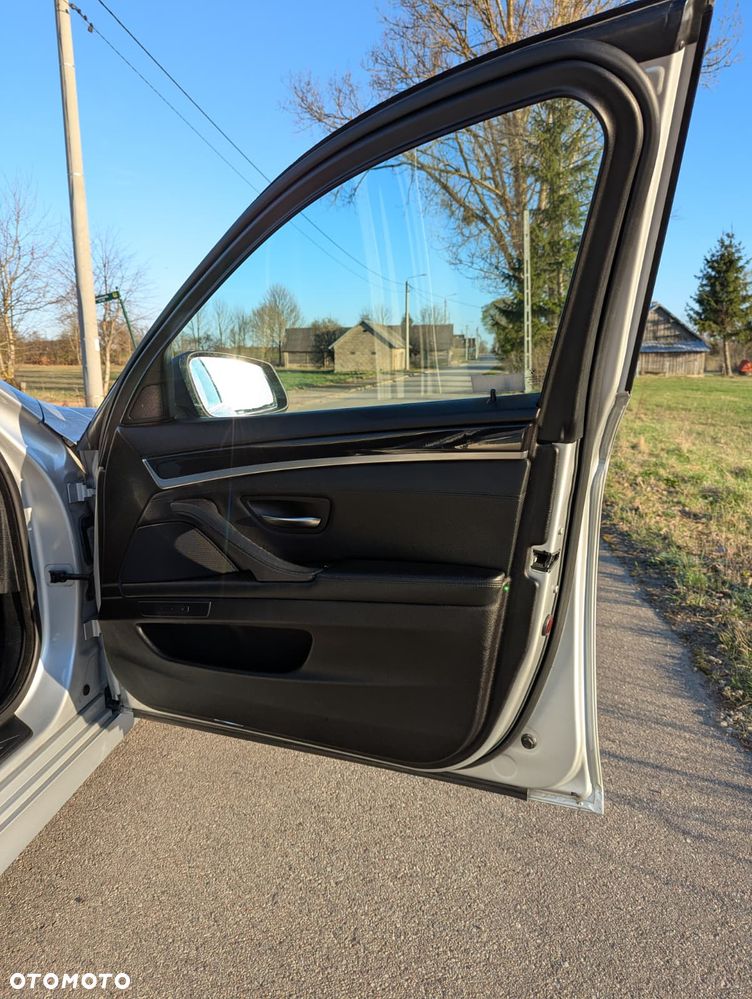 BMW Seria 5 520d - 13