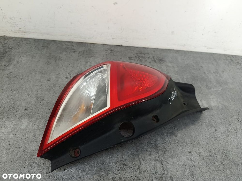 LAMPA TYLNA LEWA RENAULT CLIO III 8200776048 HATCHBACK - 3