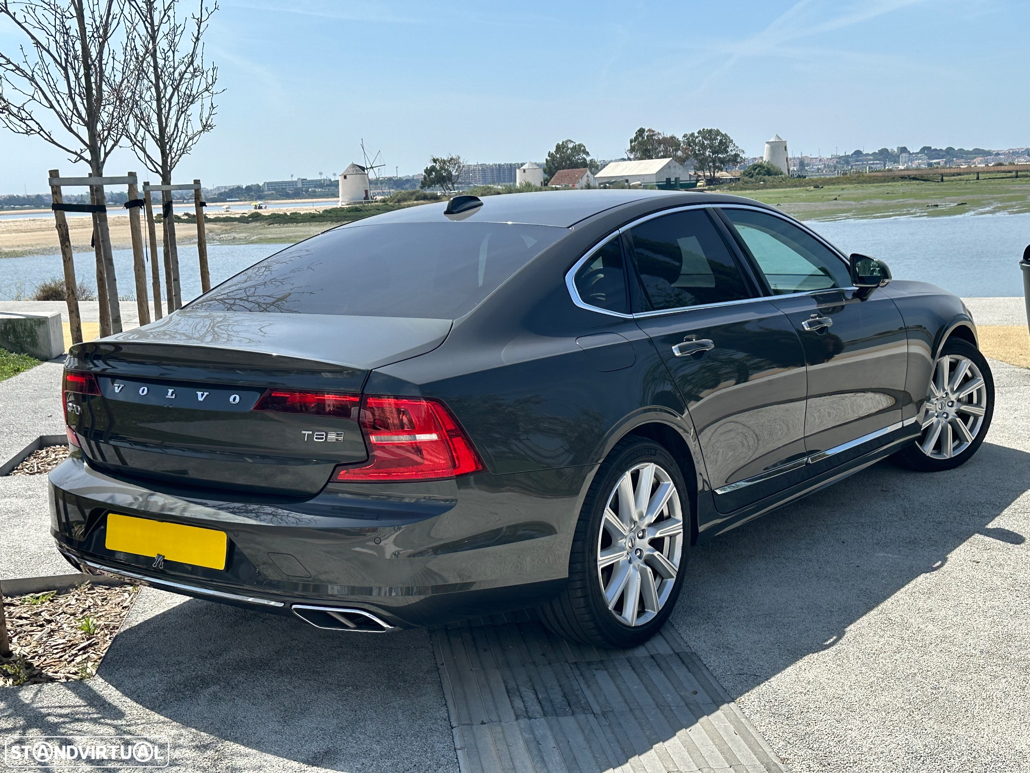 Volvo S90 - 2