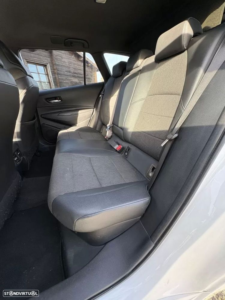 Toyota Corolla Touring Sports 1.8 Hybrid Comfort+P.Sport - 11