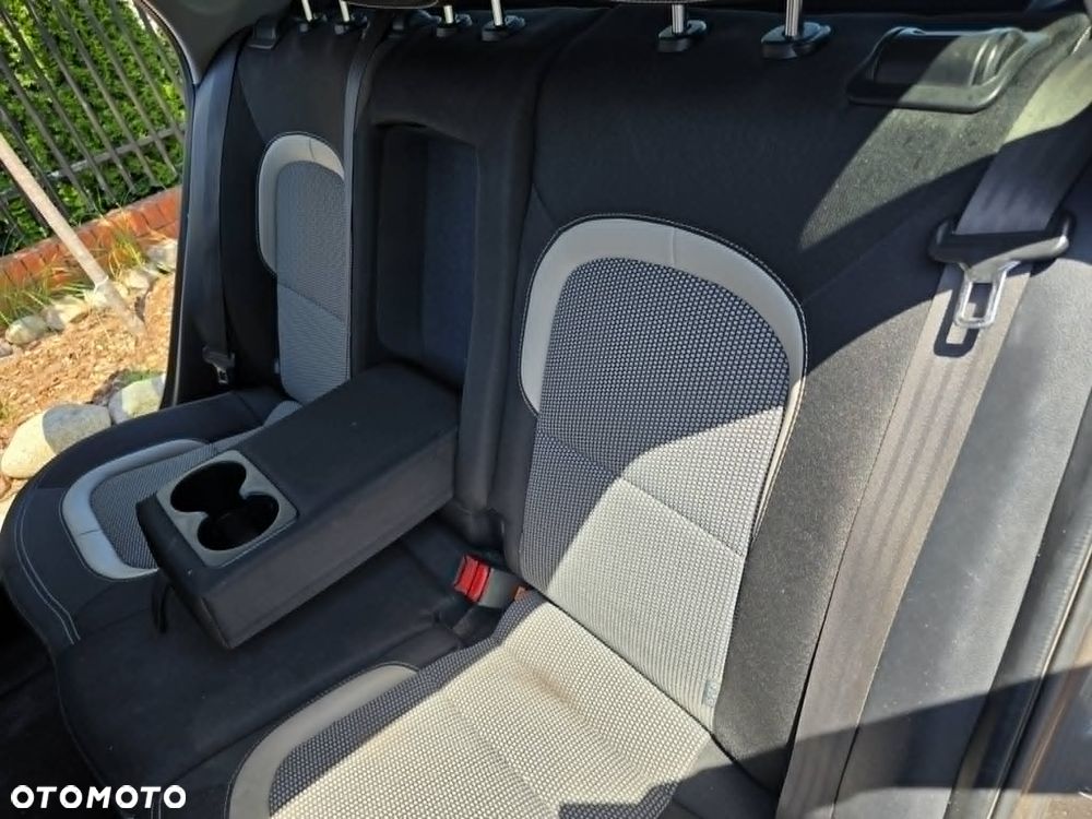 Kia Ceed 1.6 GDI L Business Line - 10