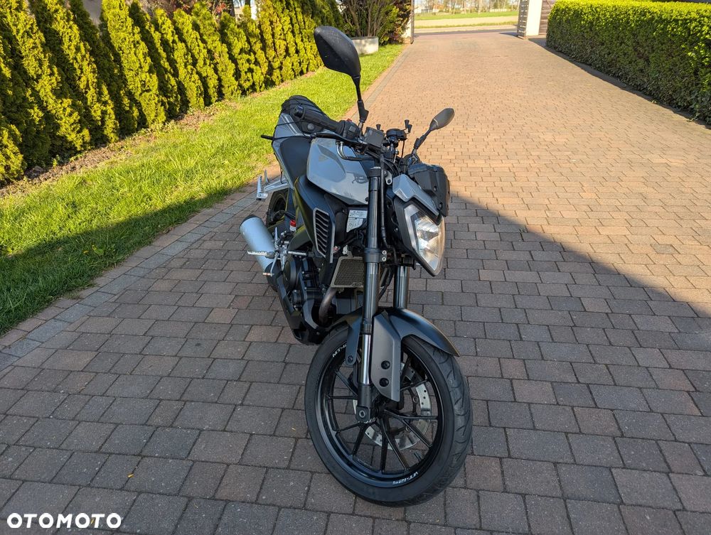 Yamaha MT - 2