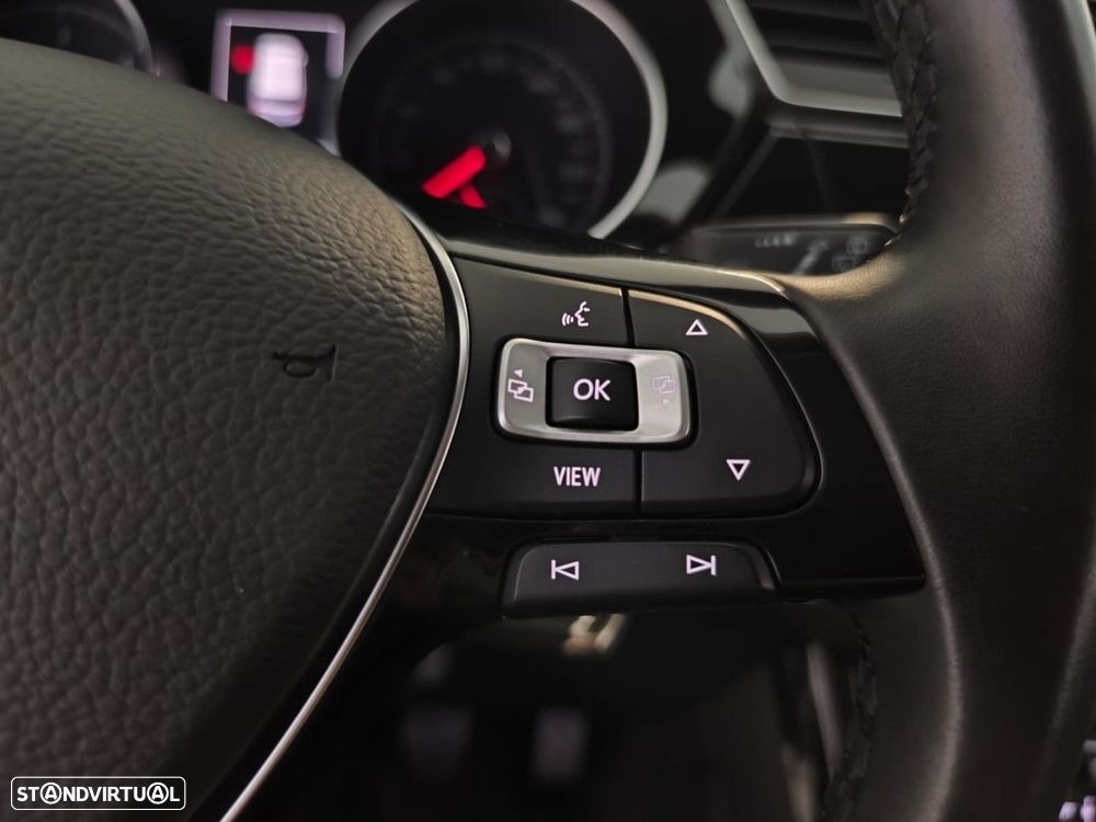 VW Touran 1.6 TDI Highline - 24
