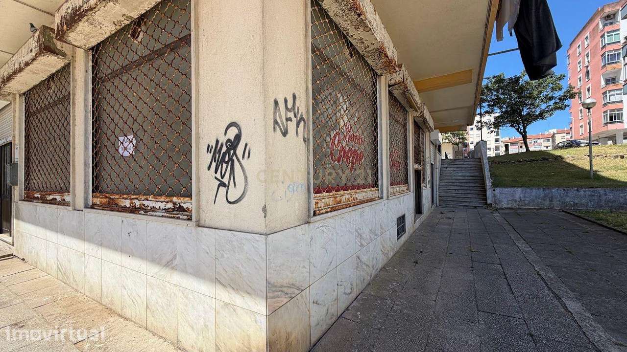 Loja com montra - Café na Agualva - Cacém - Sintra - Grande imagem: 4/13