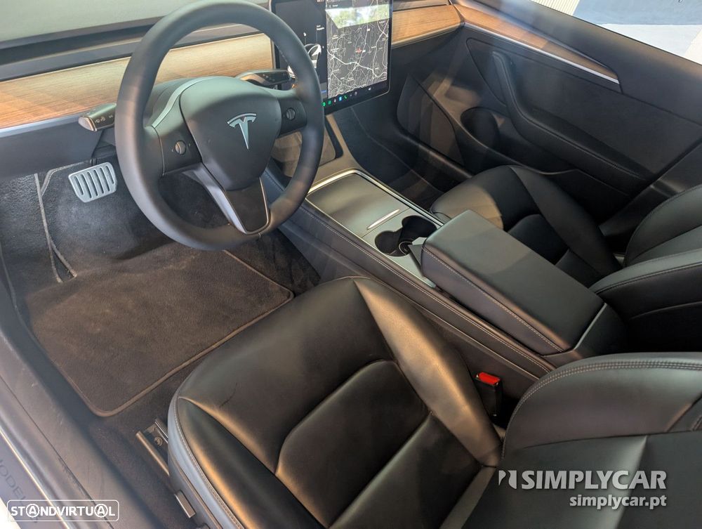 Tesla Model 3 - 6
