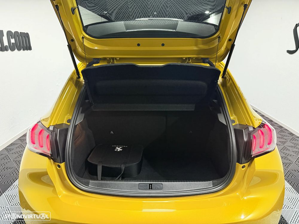 Peugeot e-208 50 kWh GT - 13