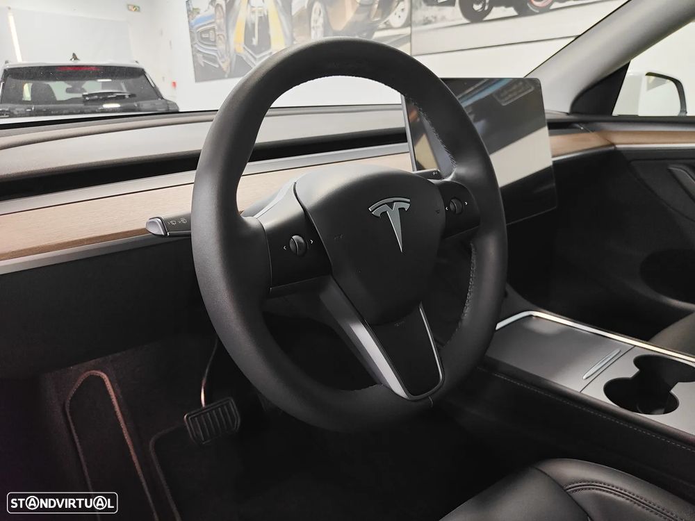 Tesla Model Y Tração Traseira - 44