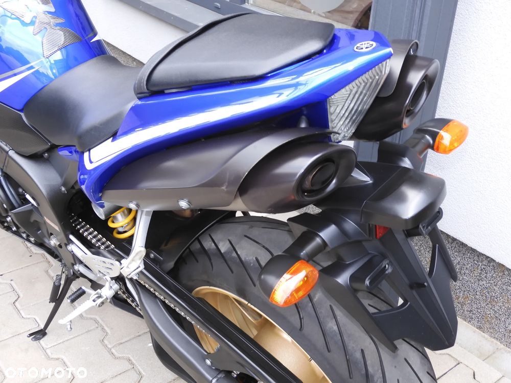 Yamaha R1 - 27
