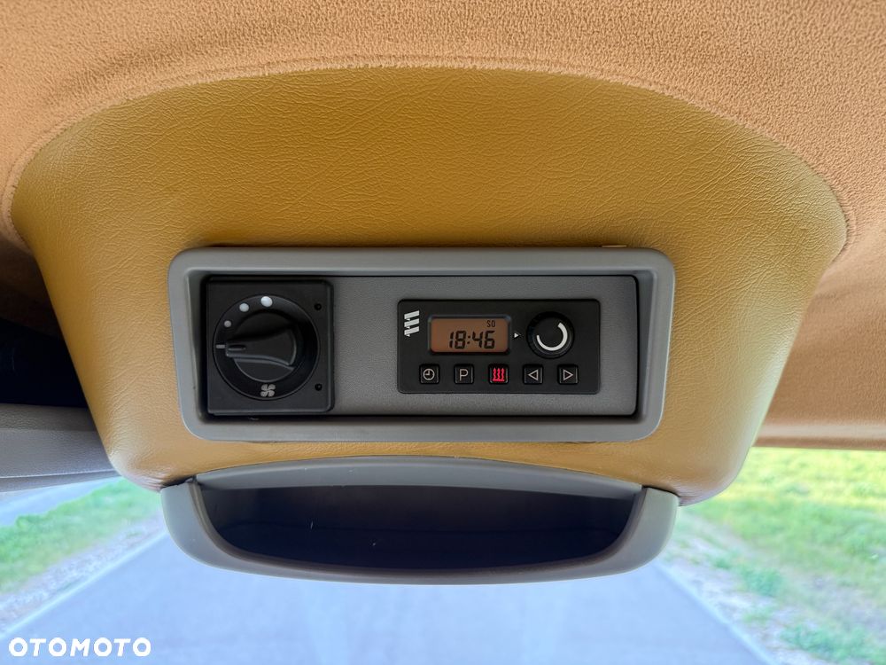 Mercedes-Benz Sprinter - 19