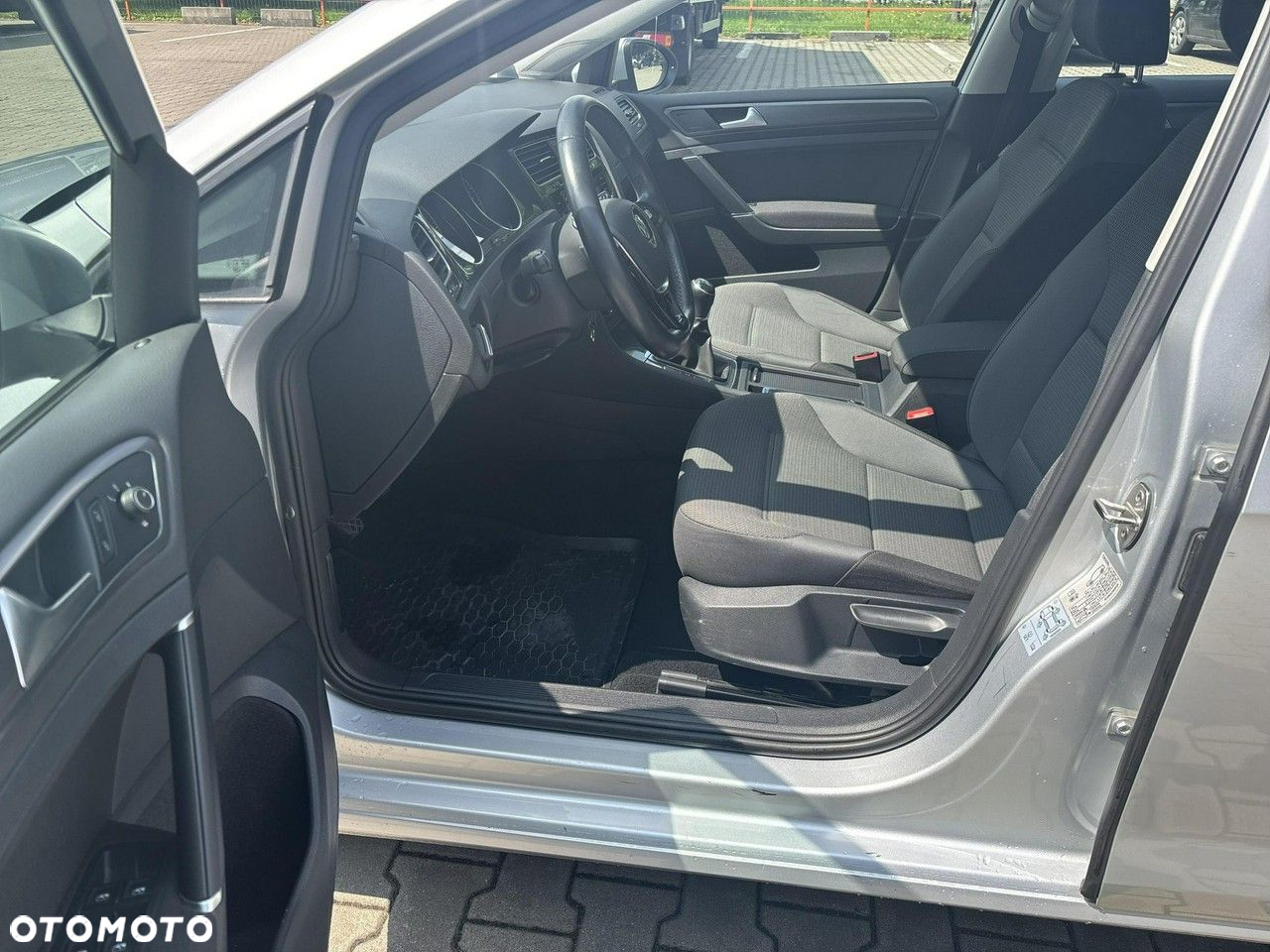 Volkswagen Golf VII 1.6 TDI BMT Comfortline - 11