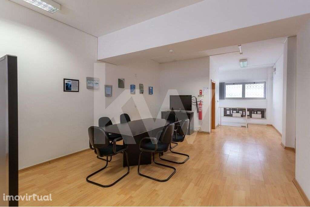 Loja com 187m2 na Falagueira / Amadora - Grande imagem: 2/23