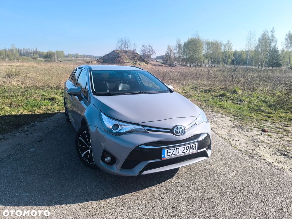 Toyota Avensis 1.8 Premium - 14