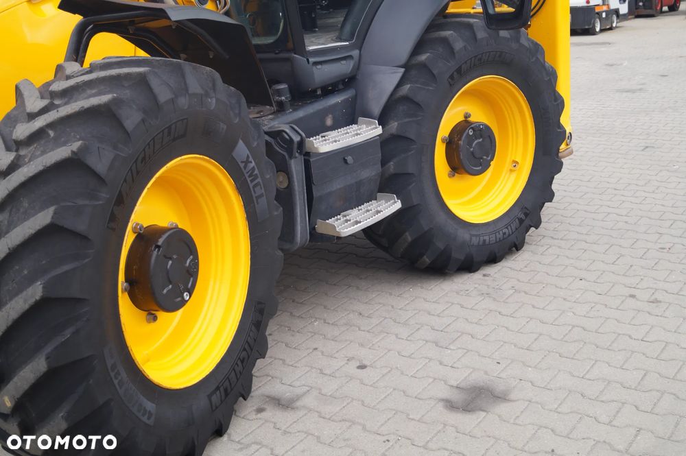 JCB 4CX - 27