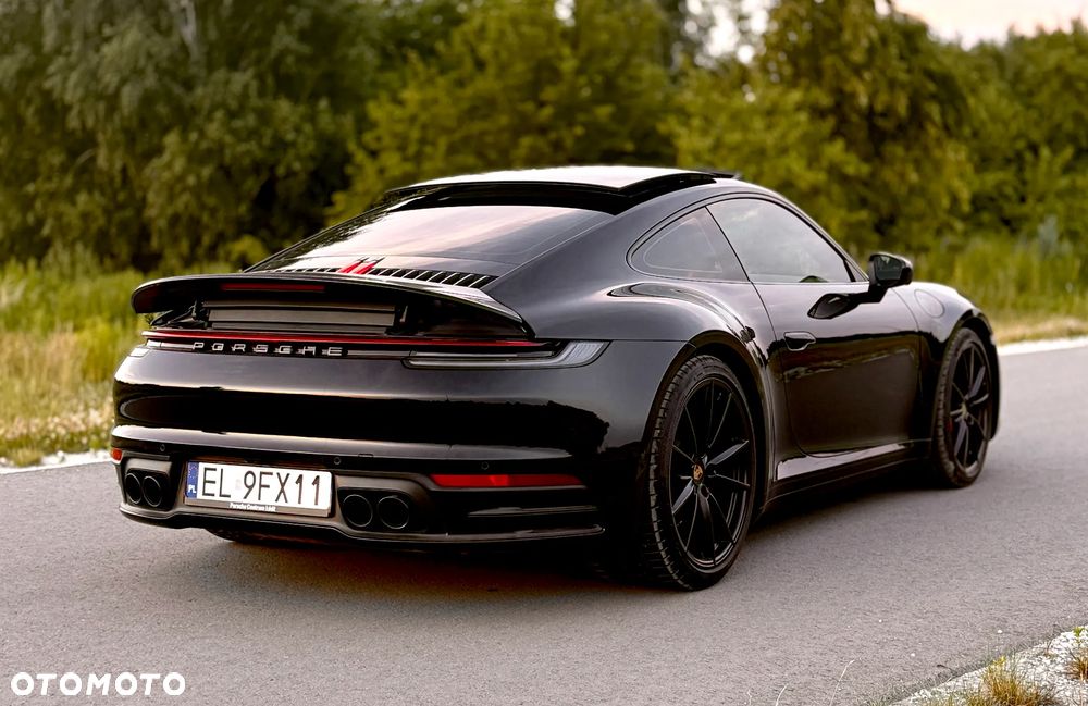 Porsche 911 Carrera 4S - 9