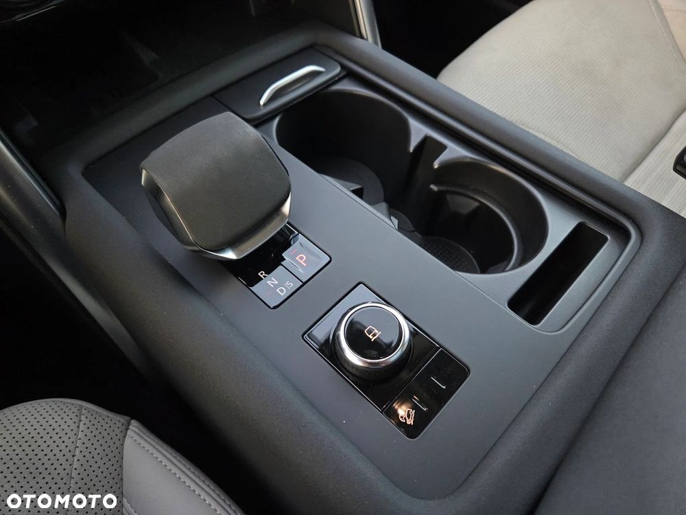 Land Rover Discovery 3.0 D250 mHEV SE - 24