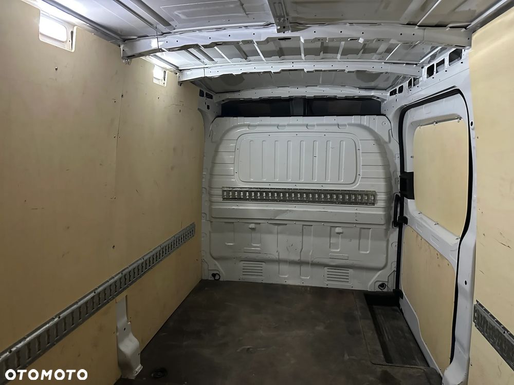 Maxus DELIVER 9 - 15