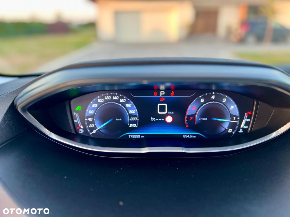 Peugeot 5008 1.6 THP Allure S&S EAT6 - 34